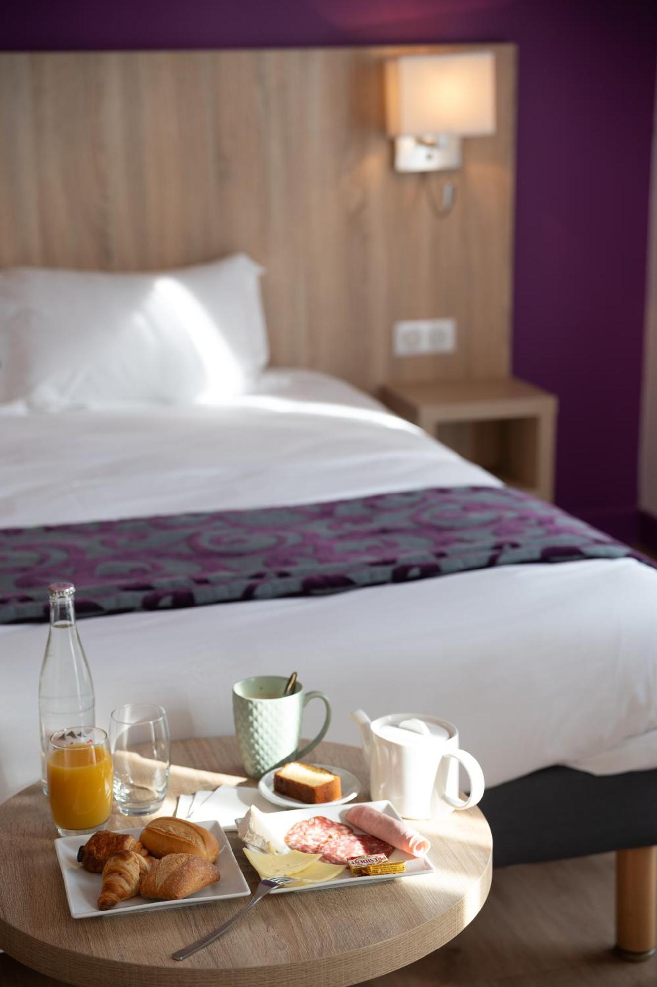 Aux Lys De Hotel