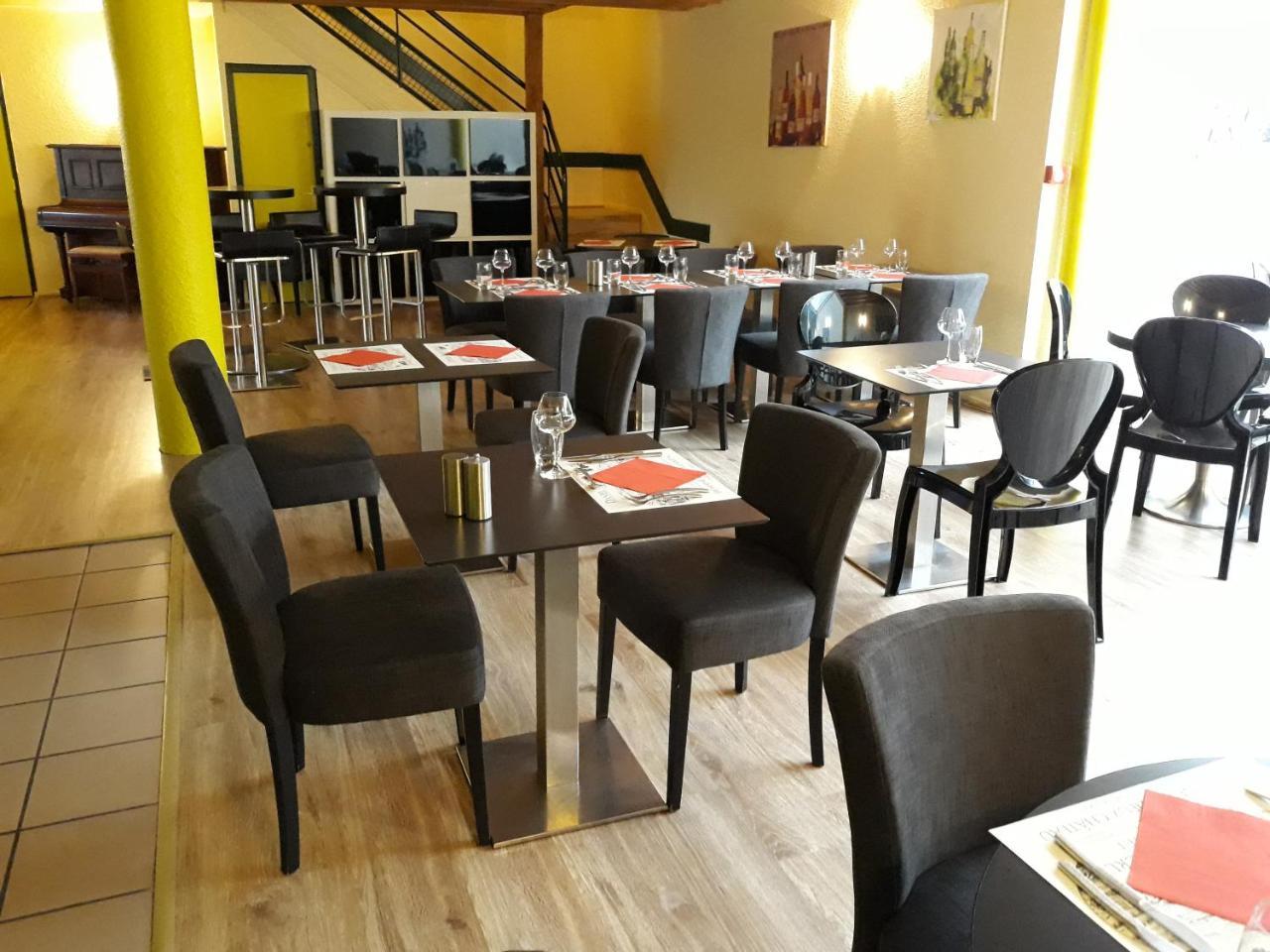 Aux Lys De Hotel 3*